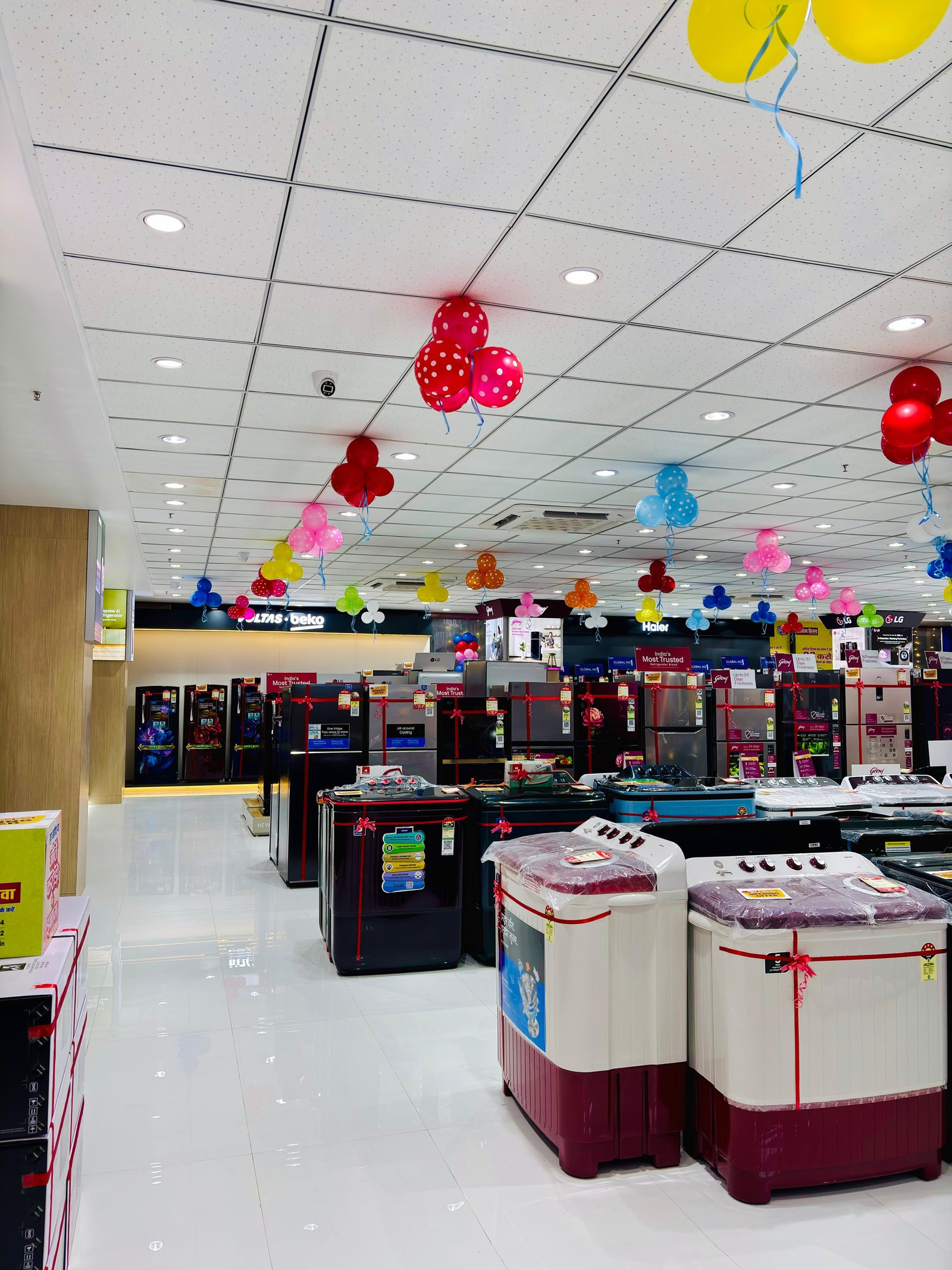 Showroom decorated with balloons for a store launch